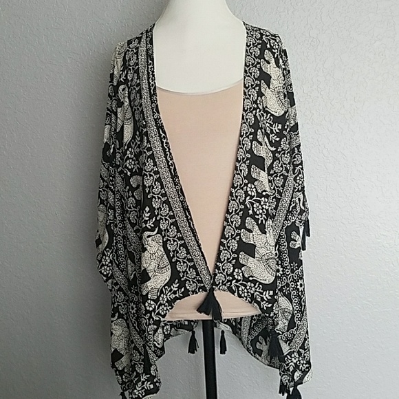 2 LEFT - BOHO Elephant Print Tassled Kimono - Picture 4 of 7